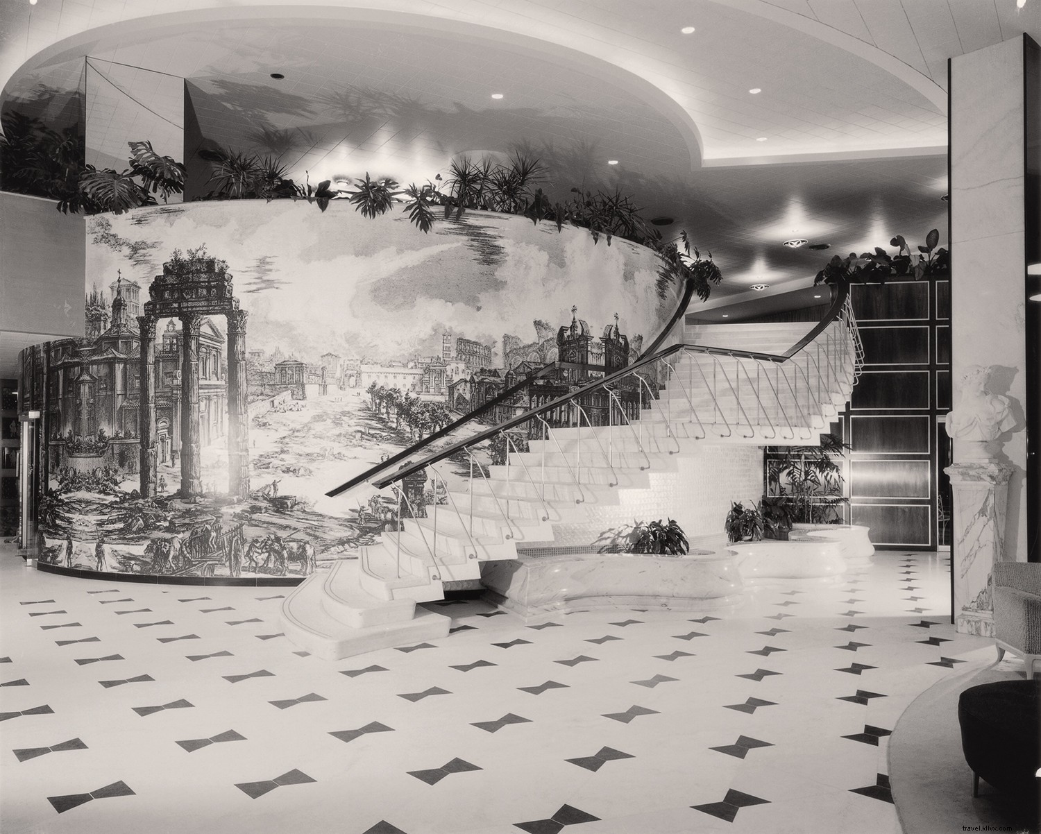 5 Fascinating Facts About Miami Beach s Iconic Fontainebleau Hotel